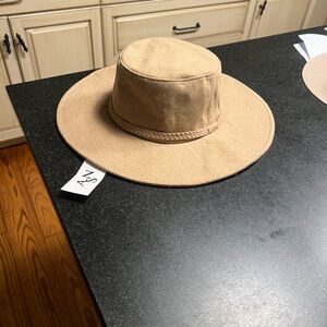 NWT ASN tan felt adjustable hat. No defects, marks or damage.